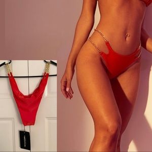 PrettyLittleThing: Red Chain Strap Triangle Bikini Bottoms